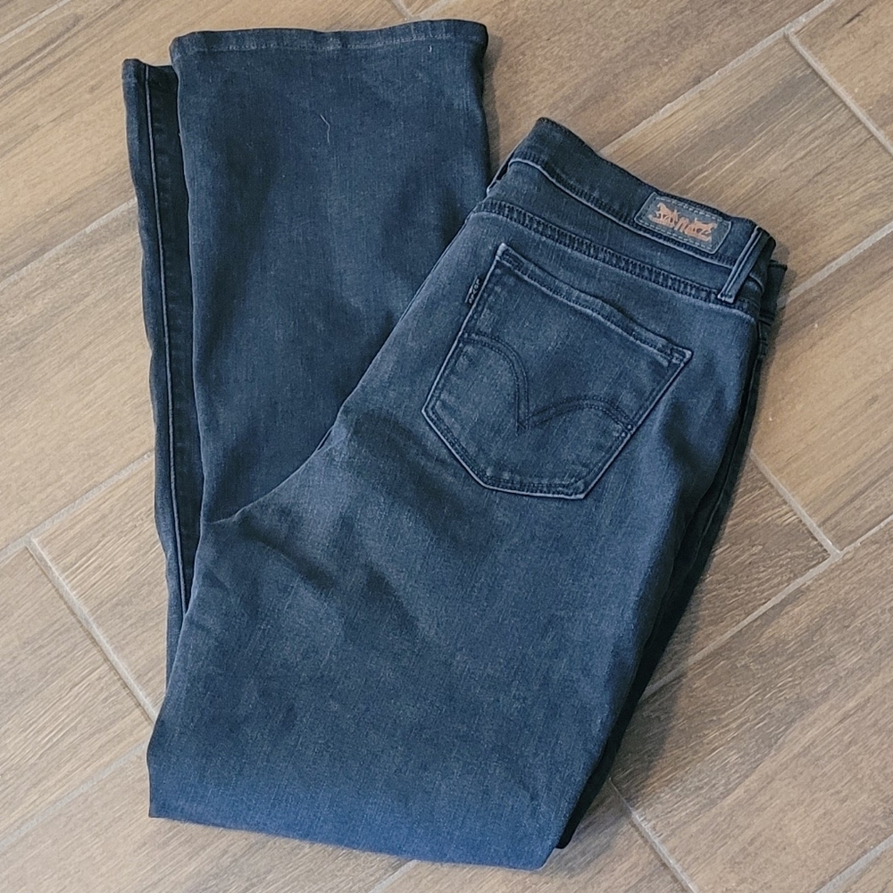 Levi's Perfectly Slimming bootcut jeans 12